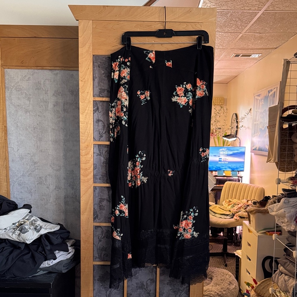 Free People Black Floral Lace Bottom Skirt